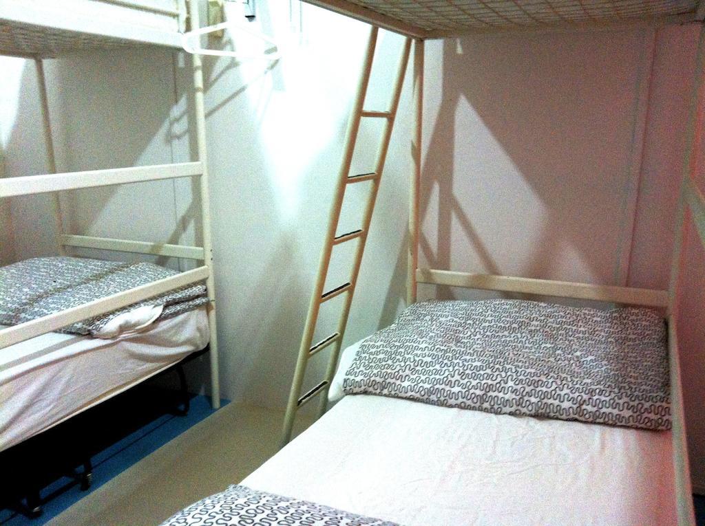 Drop Inn Singapore Room photo